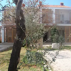  Apartment Lipa