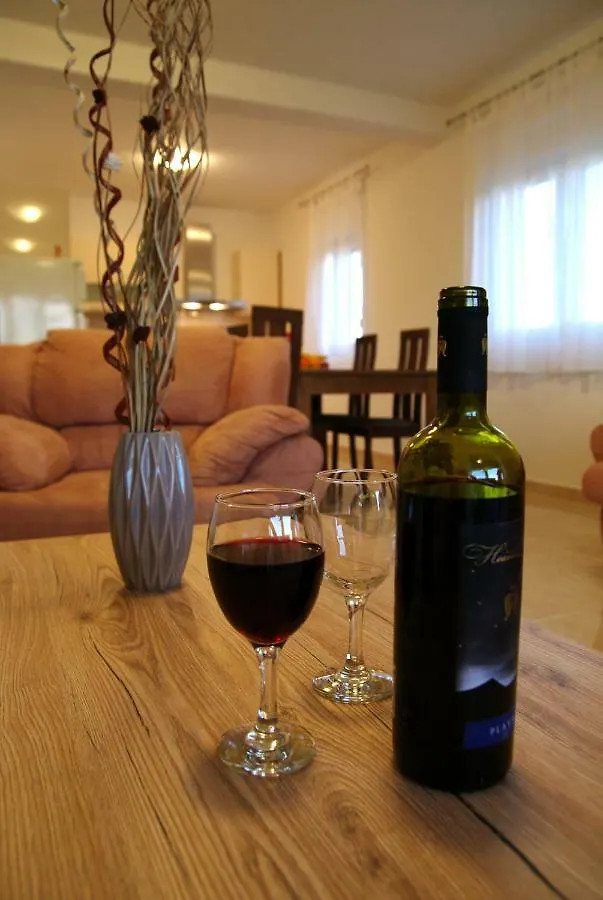 Holiday Home Luka Zadar