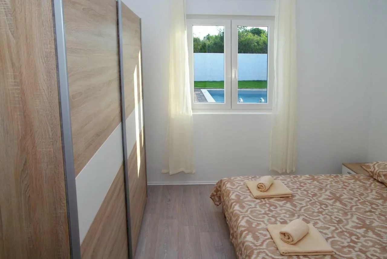 Holiday Home Luka Zadar